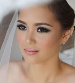 Virry Christiana Makeup Artist