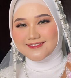 Naws Makeup