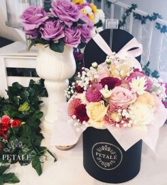 Petale Flowers